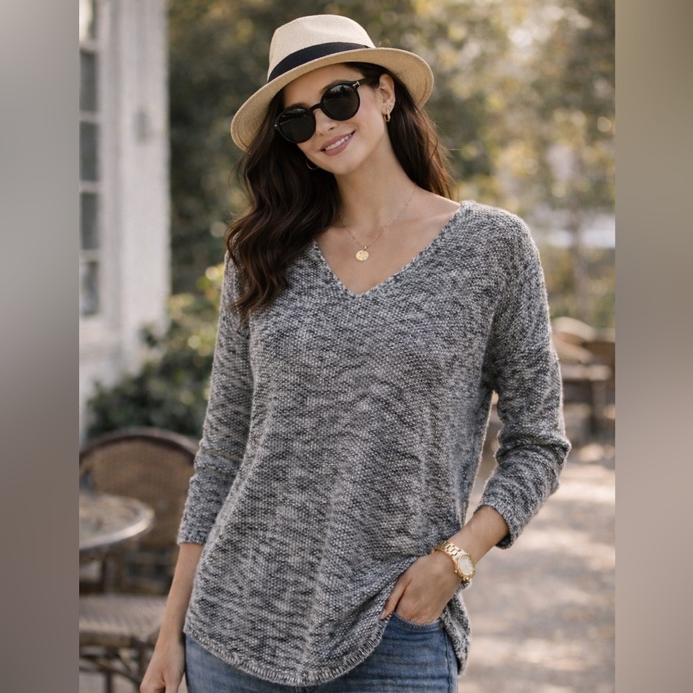 H & M Sweater size small v-neck